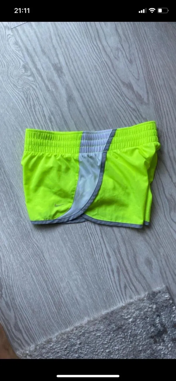 Pantaloni sport Nike XS | Verde lime, Scurți - Image 10