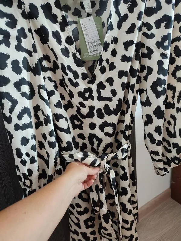 Rochie tip cămașă H&M EU 34 | Bej, Mini, Mânecă lungă, Animal print, Drapat, Poliester - Image 6