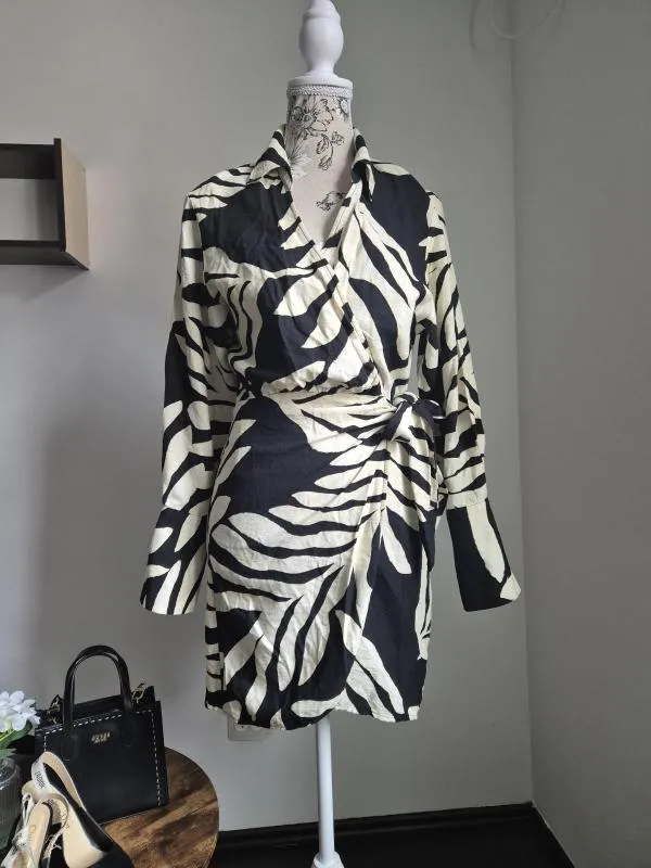 Rochie casual H&M XS | Negru, Mini, Mânecă lungă, Floral & Tropical, Drapat - Image 4