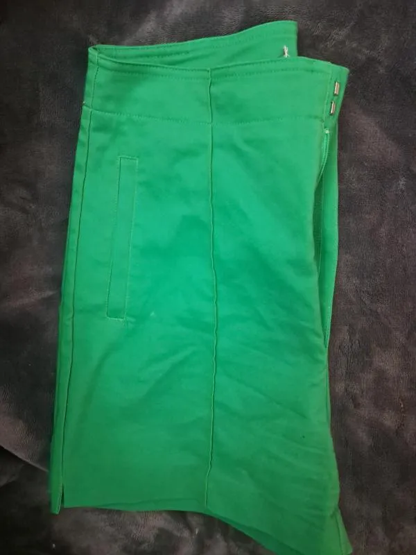 Pantaloni Stradivarius L | Verde, Scurți - Image 4