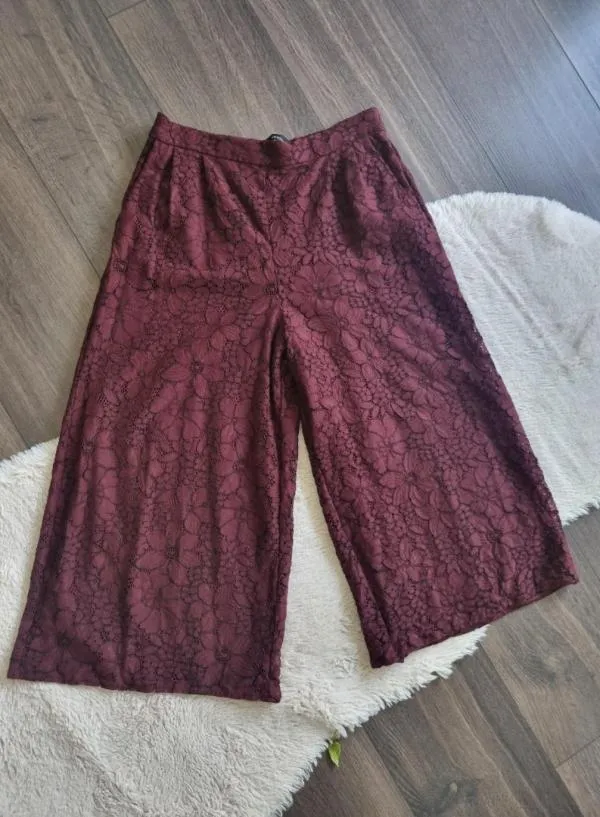 Pantaloni Zara S | Burgundy, Trei sferturi, Wide Leg fit, Floral & Tropical, Dantelă - Image 6