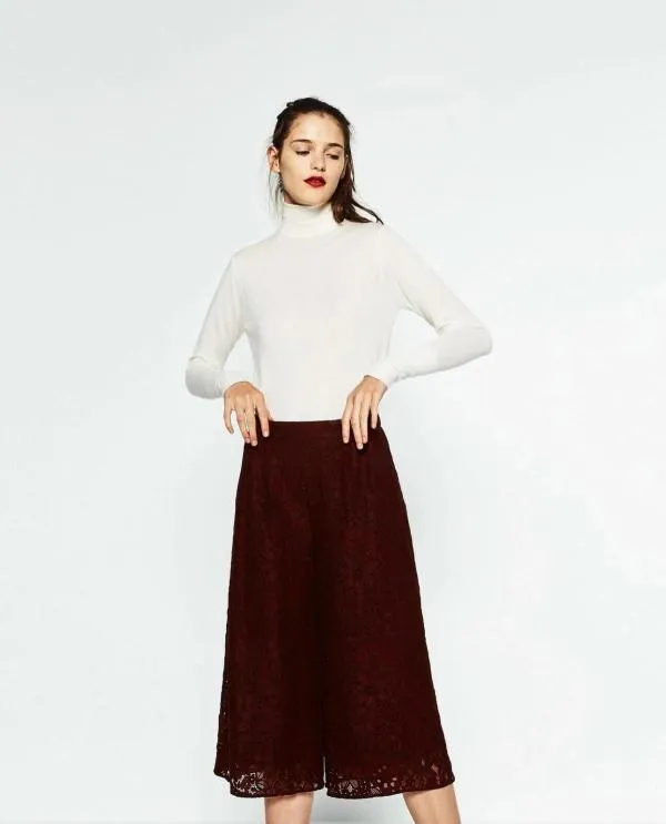 Pantaloni Zara S | Burgundy, Trei sferturi, Wide Leg fit, Floral & Tropical, Dantelă - Image 2