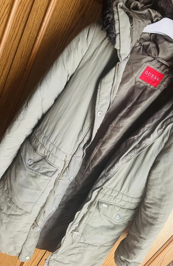 Geacă de iarnă Guess XS | Khaki, Cu glugă - Image 2