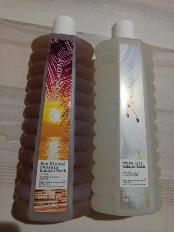 3 geluri și 2 spumante Avon - Image 3