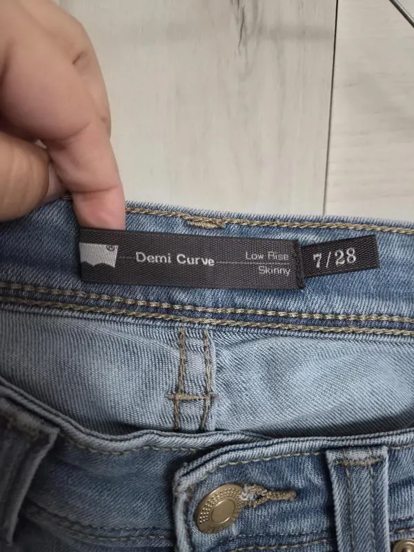 Blugi Levi's US 28 | Bleu, Scurți, Talie joasă, Skinny fit, Denim - Image 4