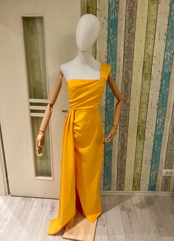 Rochie de ocazie Miss Ord L | Galben, Maxi, Pe un umăr, Satinat - Image 2