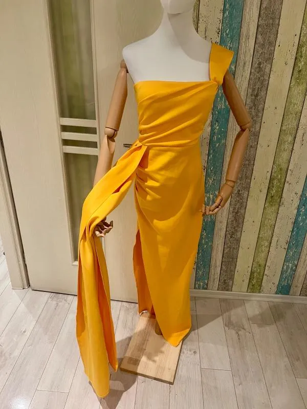 Rochie de ocazie Miss Ord L | Galben, Maxi, Pe un umăr, Satinat - Image 4