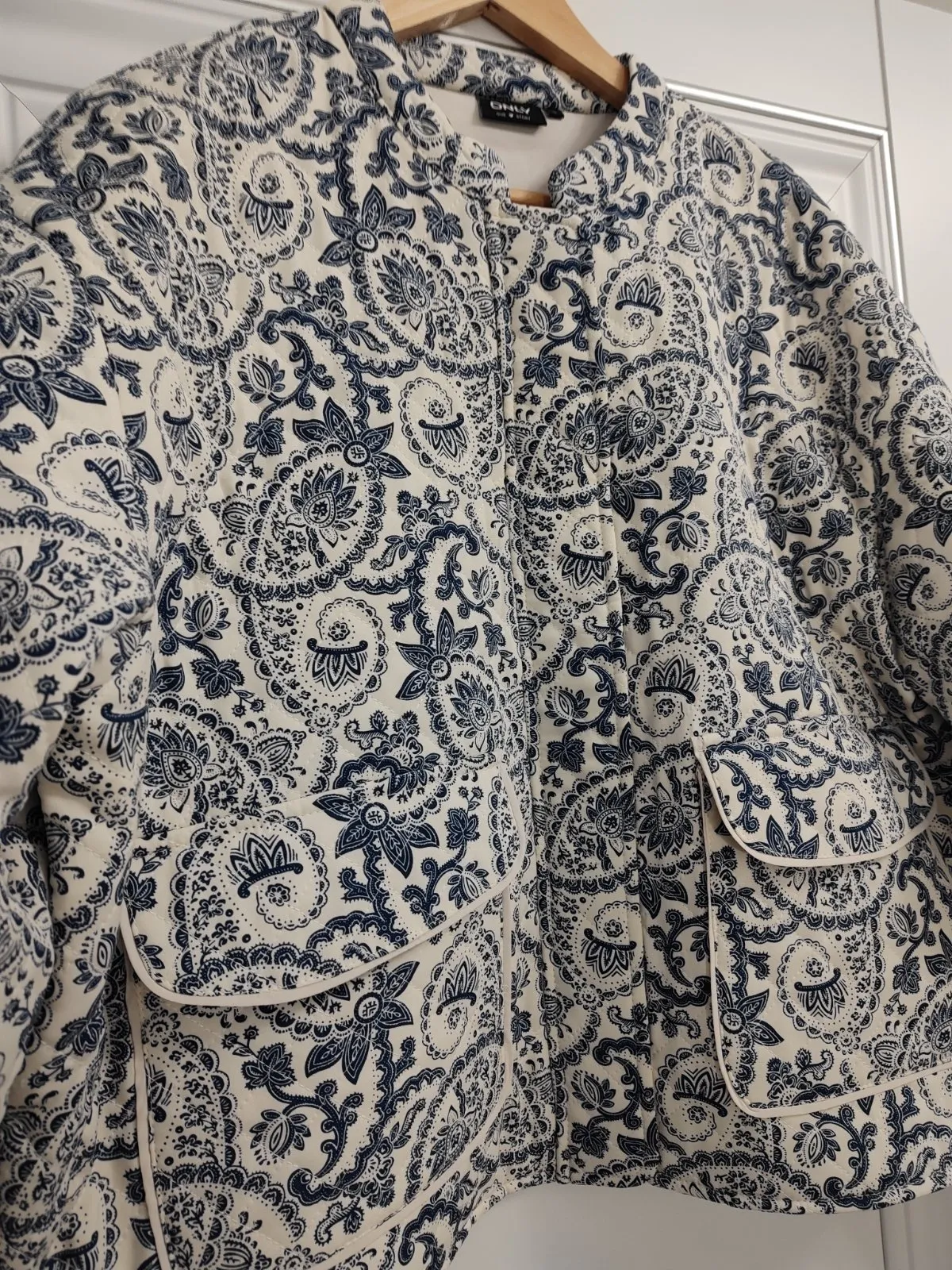 Geacă matlasată Only L | Albastru, Fără glugă, Oriental & Paisley, Poliester - Image 4