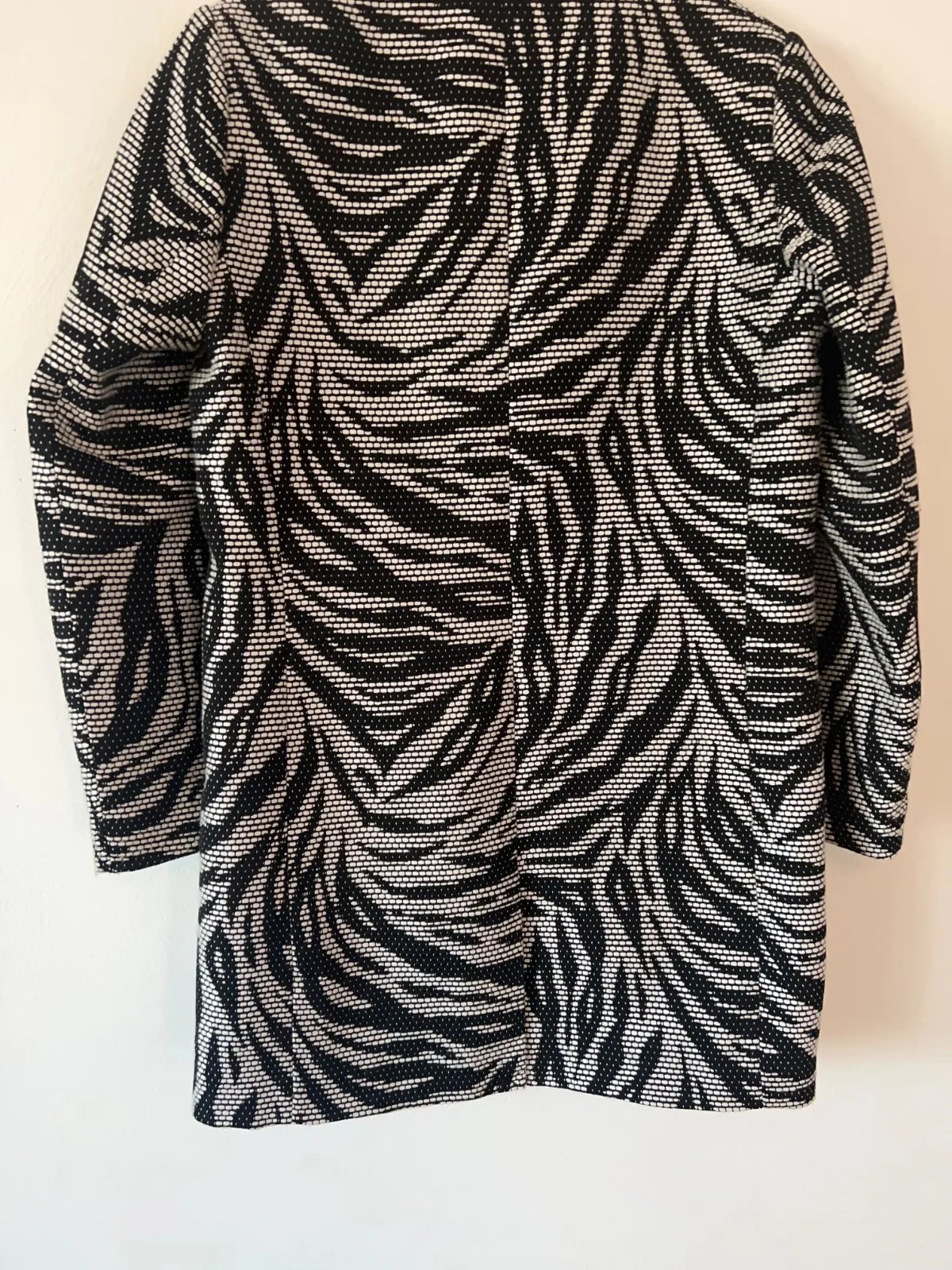 Pardesiu H&M EU 40 | Negru, Fără glugă, Abstract & Color Block - Image 7