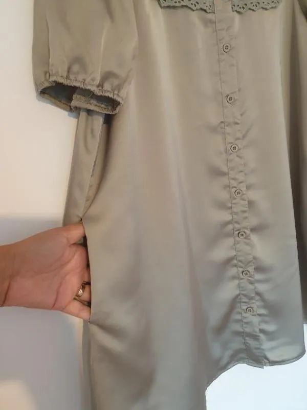 Rochie casual Lola May M | Khaki, Mini, Mânecă scurtă, Monocrom, Dantelă - Image 7