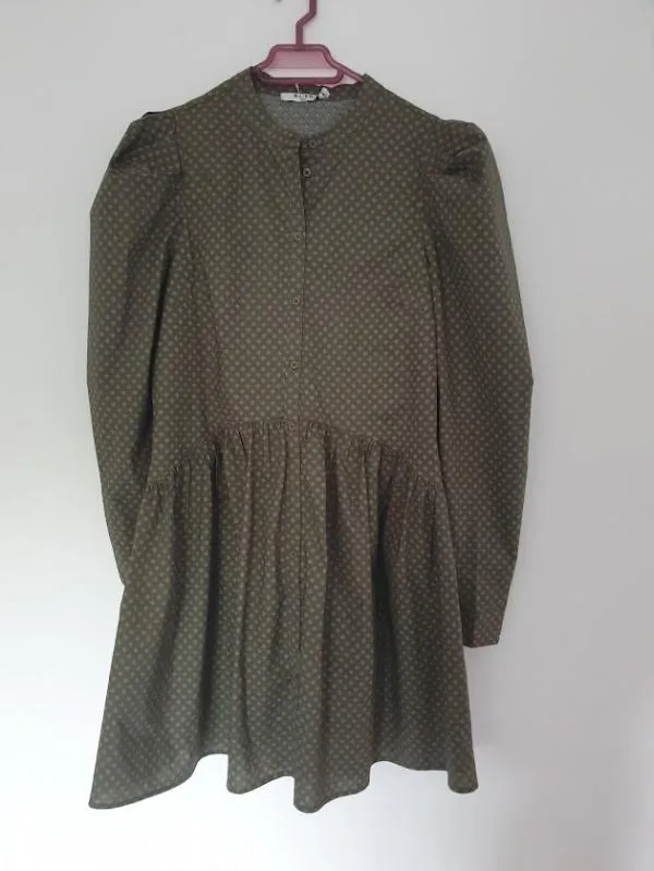 Rochie casual NA-KD S | Khaki, Mini, Mânecă lungă, Buline & Imprimeuri mici - Image 2