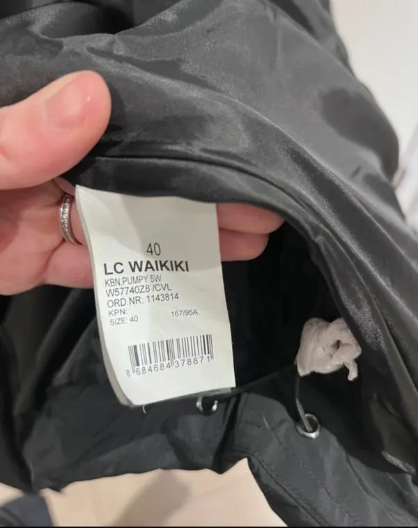 Geacă de iarnă LC WAIKIKI EU 40 | Negru, Cu glugă - Image 5