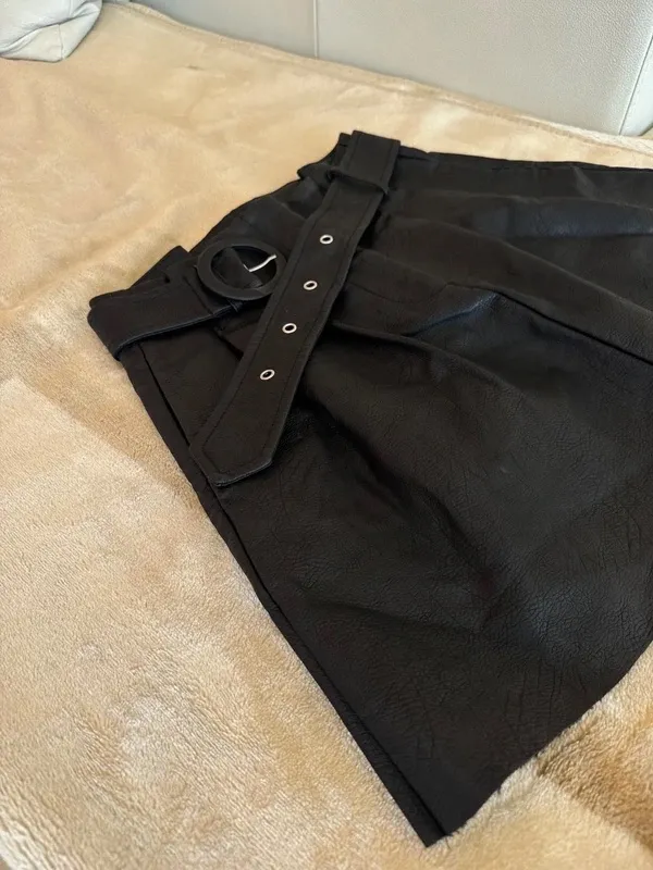 Fustă din piele Zara XS | Negru, Mini, Talie înaltă, Piele ecologică - Image 2
