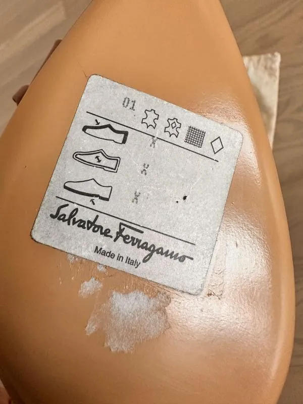 Pantofi cu toc mic Salvatore Ferragamo EU 37 | Bej, Monocrom, Piele naturală - Image 11