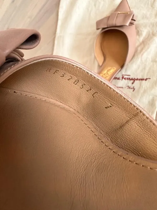Pantofi cu toc mic Salvatore Ferragamo EU 37 | Bej, Monocrom, Piele naturală - Image 12