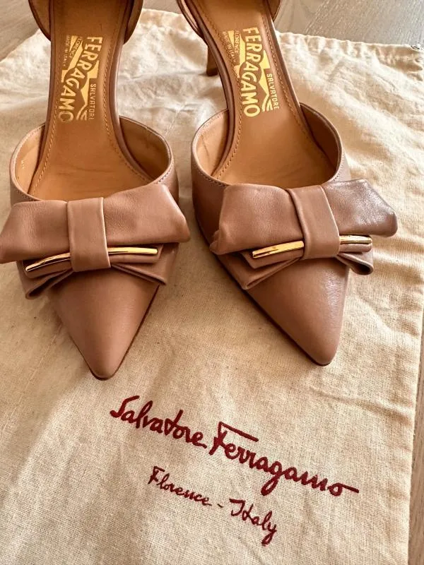 Pantofi cu toc mic Salvatore Ferragamo EU 37 | Bej, Monocrom, Piele naturală - Image 2