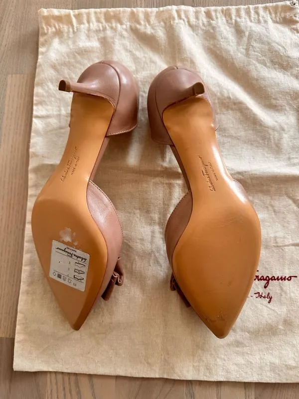 Pantofi cu toc mic Salvatore Ferragamo EU 37 | Bej, Monocrom, Piele naturală - Image 5