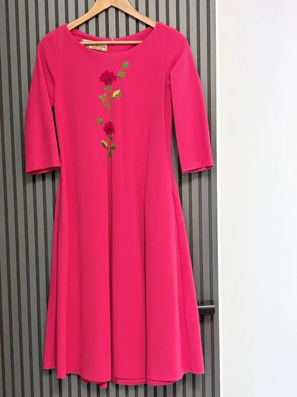 Rochie de ocazie MATHILDE S | Roșu, Midi, Mânecă trei sferturi, Petite, Floral & Tropical, Broderie - Image 2