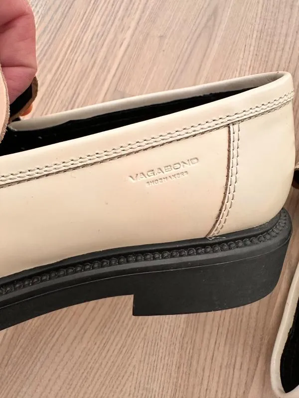 Mocasini Vagabond EU 37 | Crem, Monocrom, Piele lăcuită - Image 10