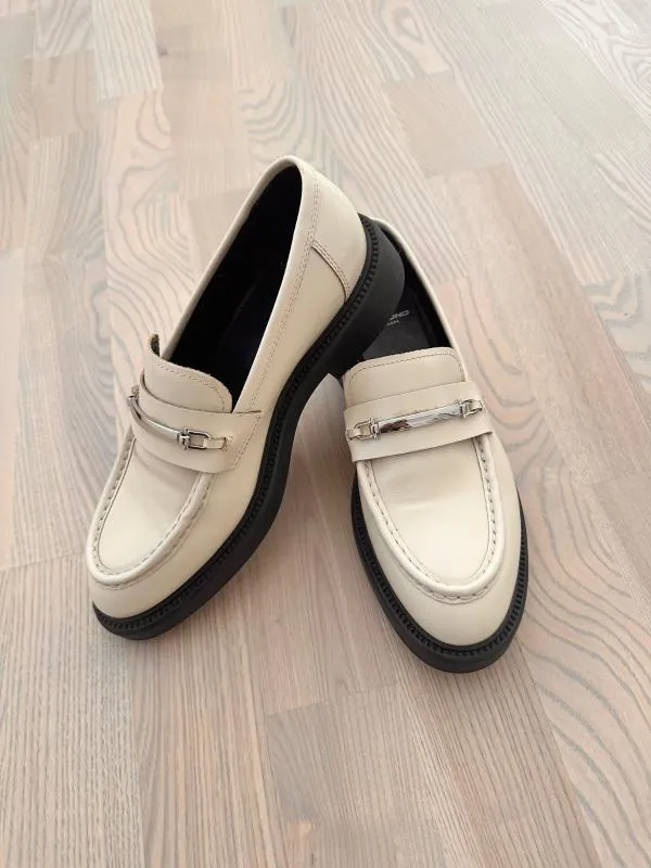 Mocasini Vagabond EU 37 | Crem, Monocrom, Piele lăcuită - Image 11