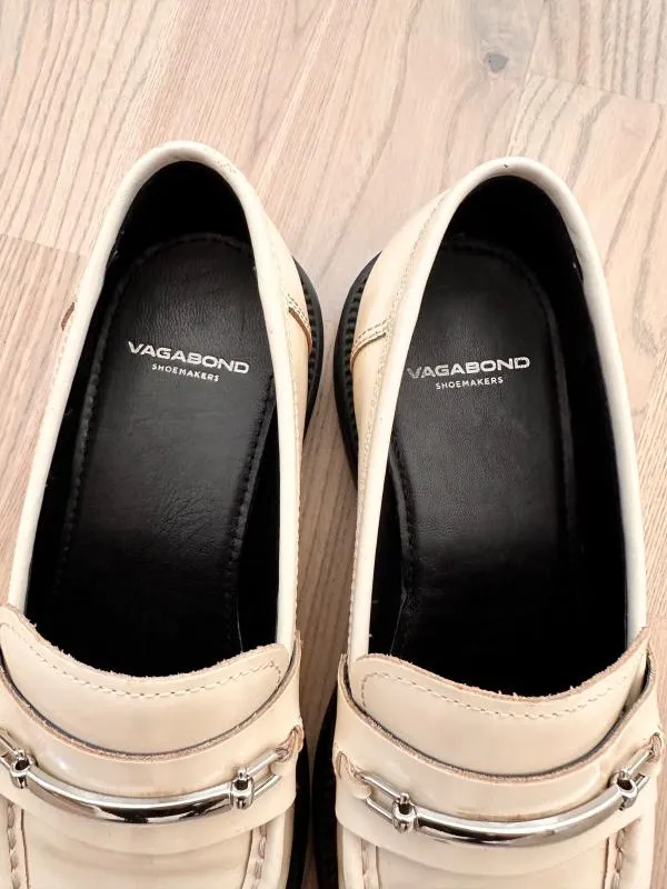 Mocasini Vagabond EU 37 | Crem, Monocrom, Piele lăcuită - Image 4