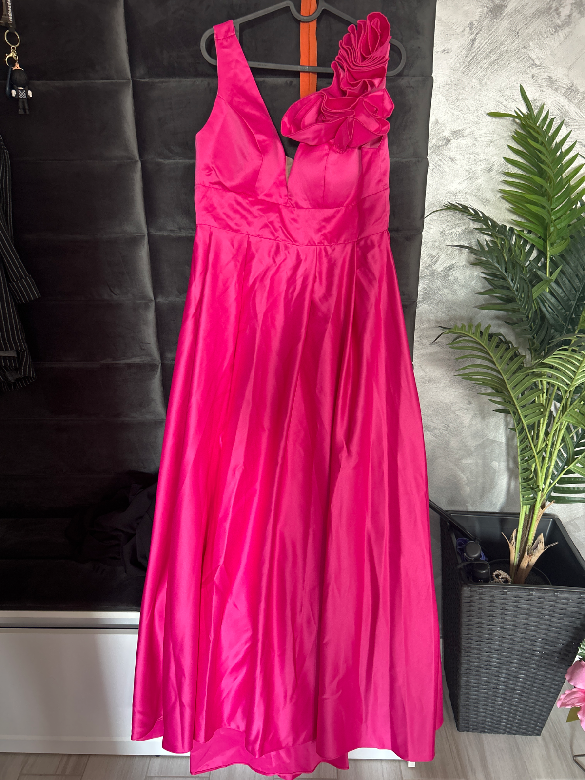 Rochie de ocazie Temu M | Fuchsia, Maxi, Fără mâneci, Curvy, Volane - Image 5