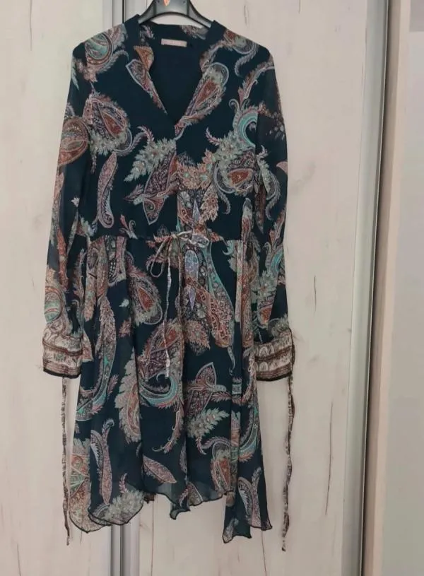 Rochie de vară Orsay EU 38 | Multicolor, Mini, Mânecă lungă, Oriental & Paisley, Decolteu în V, Vâscoză - Image 2