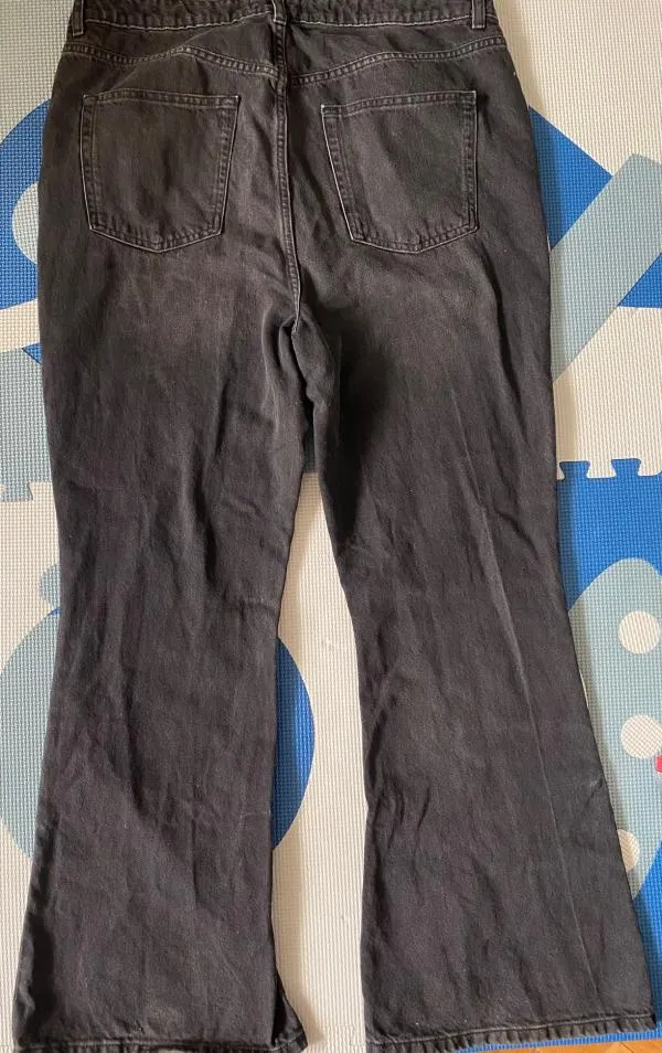 Blugi Primark EU 46 | Negru, Lungi, Talie înaltă, Flared (Evazați) fit, Prespălați  Cu umbre - Image 3