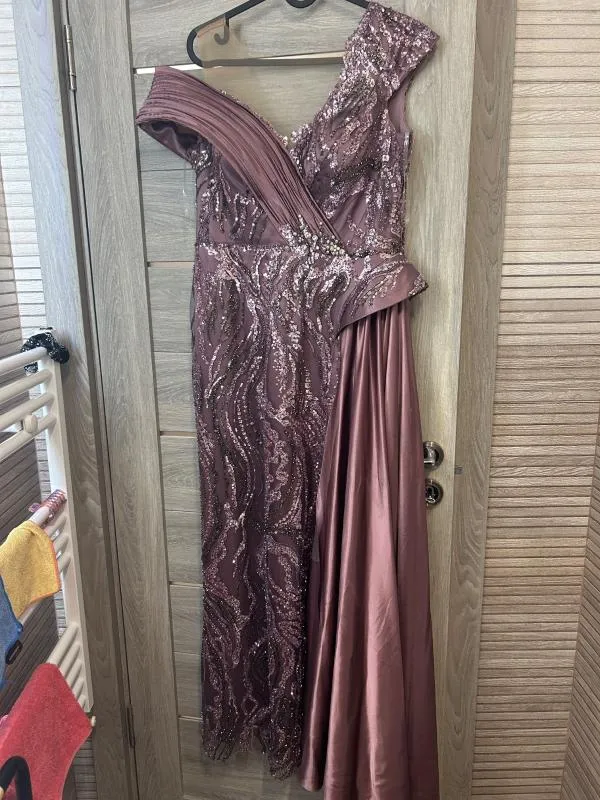 Rochie de ocazie Daria M | Maro, Maxi, Pe un umăr, Curvy, Paiete - Image 3