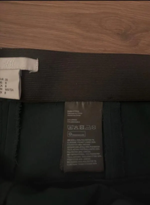 Pantaloni H&M M | Verde, Scurți, Talie înaltă, Regular (Standard) fit, Clasici  Casual - Image 6