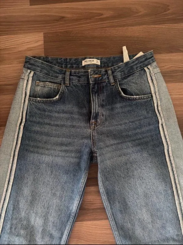 Blugi Pull&Bear EU 38 | Albastru, Lungi, Talie joasă, Straight (Drepți) fit, Bicolori Patchwork - Image 2