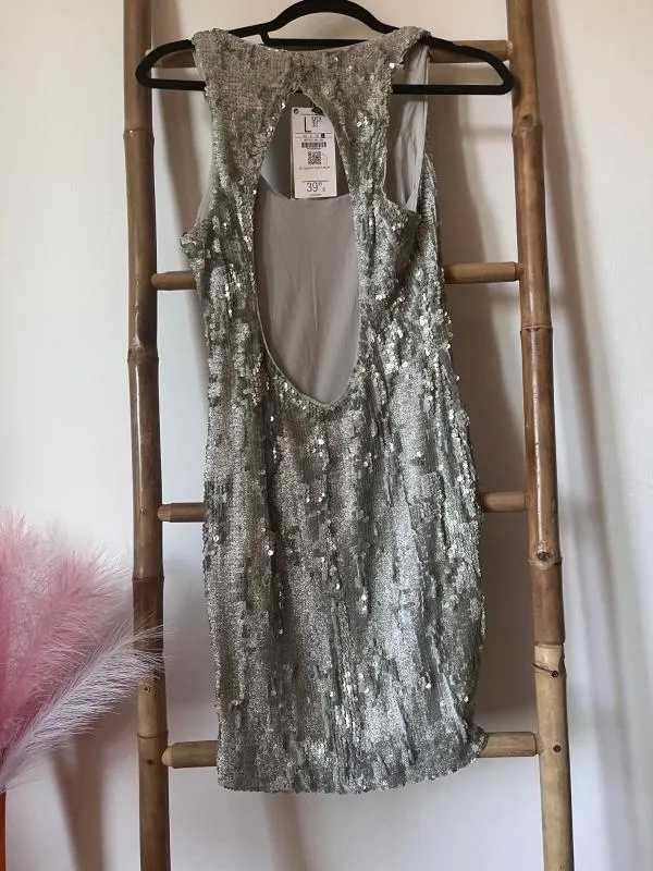 Rochie de ocazie Bershka M | Argintiu, Mini, Fără mâneci, Monocrom, Paiete - Image 11