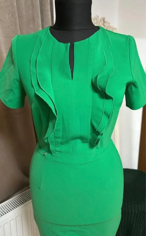 Rochie dreaptă Poema XS | Verde, Midi, Mânecă scurtă, Volane, Poliester - Image 3