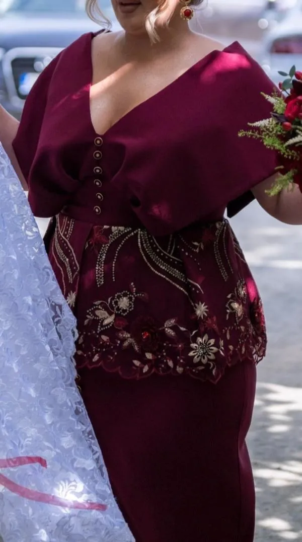 Rochie de ocazie XXL | Burgundy, Midi, Cu umerii goi, Plus size, Monocrom, Peplum