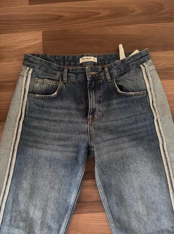 Blugi Pull&Bear EU 38 | Albastru, Lungi, Talie medie, Boyfriend fit, Bicolori Patchwork - Image 2