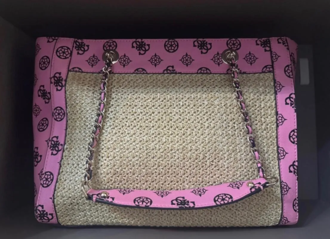 Geantă de umăr Guess | Fuchsia - Image 3