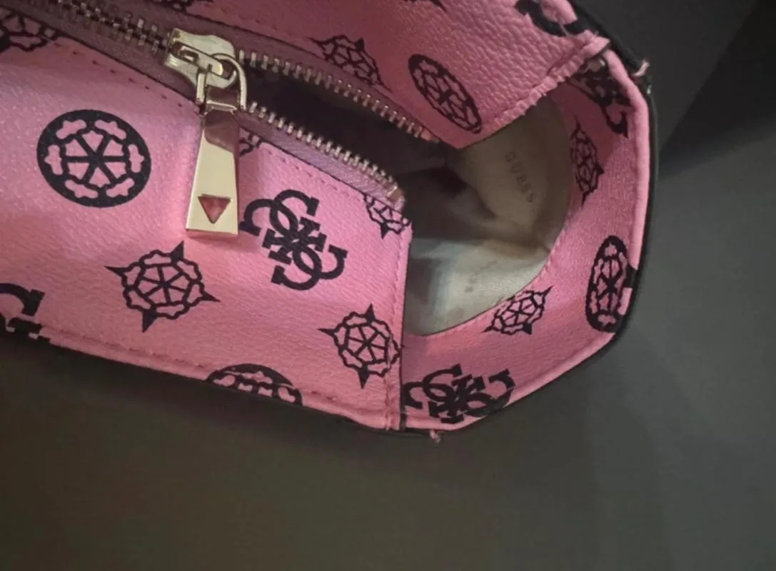 Geantă de umăr Guess | Fuchsia - Image 9