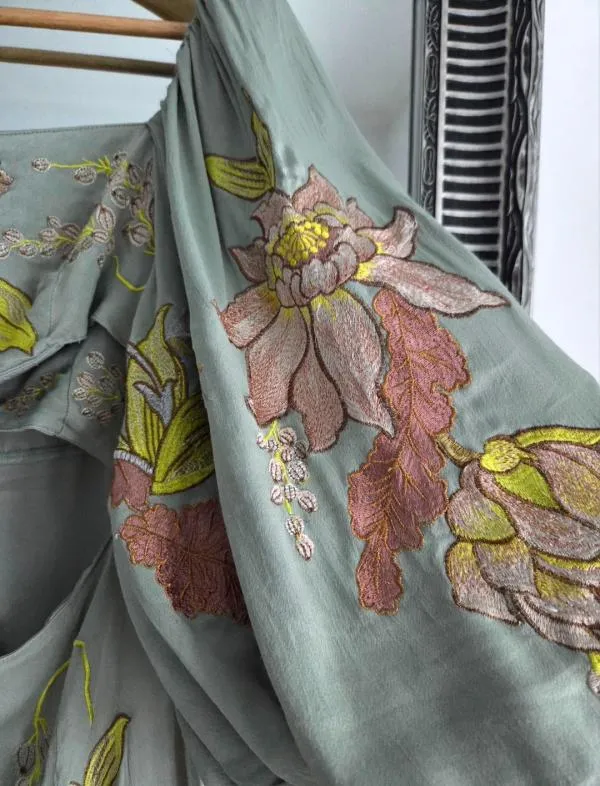 Rochie de seară ASOS M | Verde mentă, Midi, Mânecă lungă, Floral & Tropical, Broderie, Vâscoză - Image 7