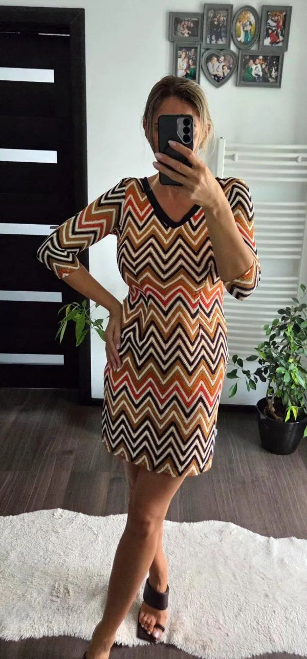 Rochie dreaptă MORE & MORE XXS | Multicolor, Mini, Mânecă trei sferturi, Decolteu în V - Image 2