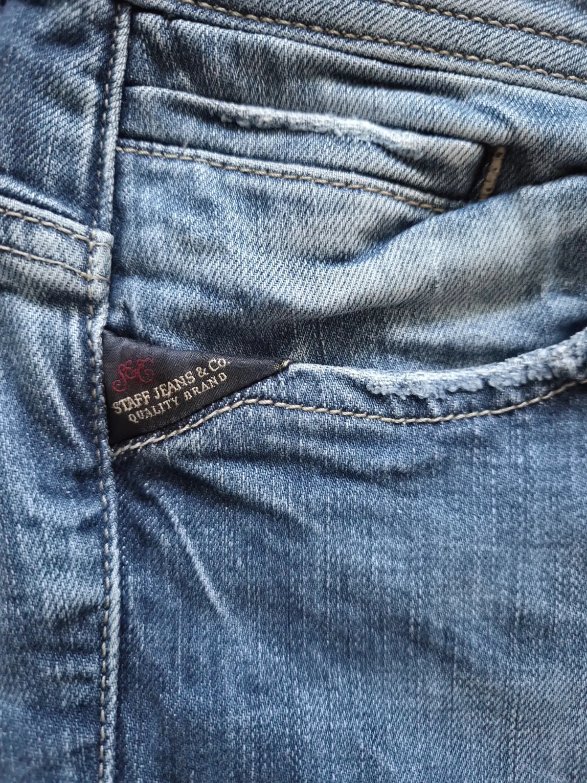 Blugi scurți slim fit Staff Jeans & Co. EU 28 | Albastru, Talie medie, Monocrom, Franjurați   Tăiați jos - Image 4