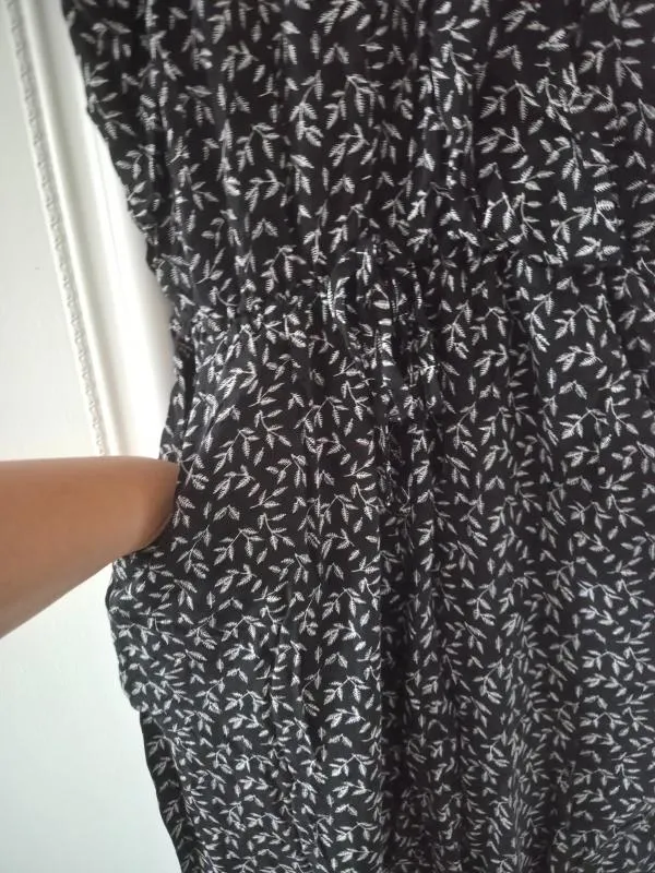Salopetă lungă Sinsay S | Negru, Bretele subțiri, Floral & Tropical, Vâscoză - Image 4