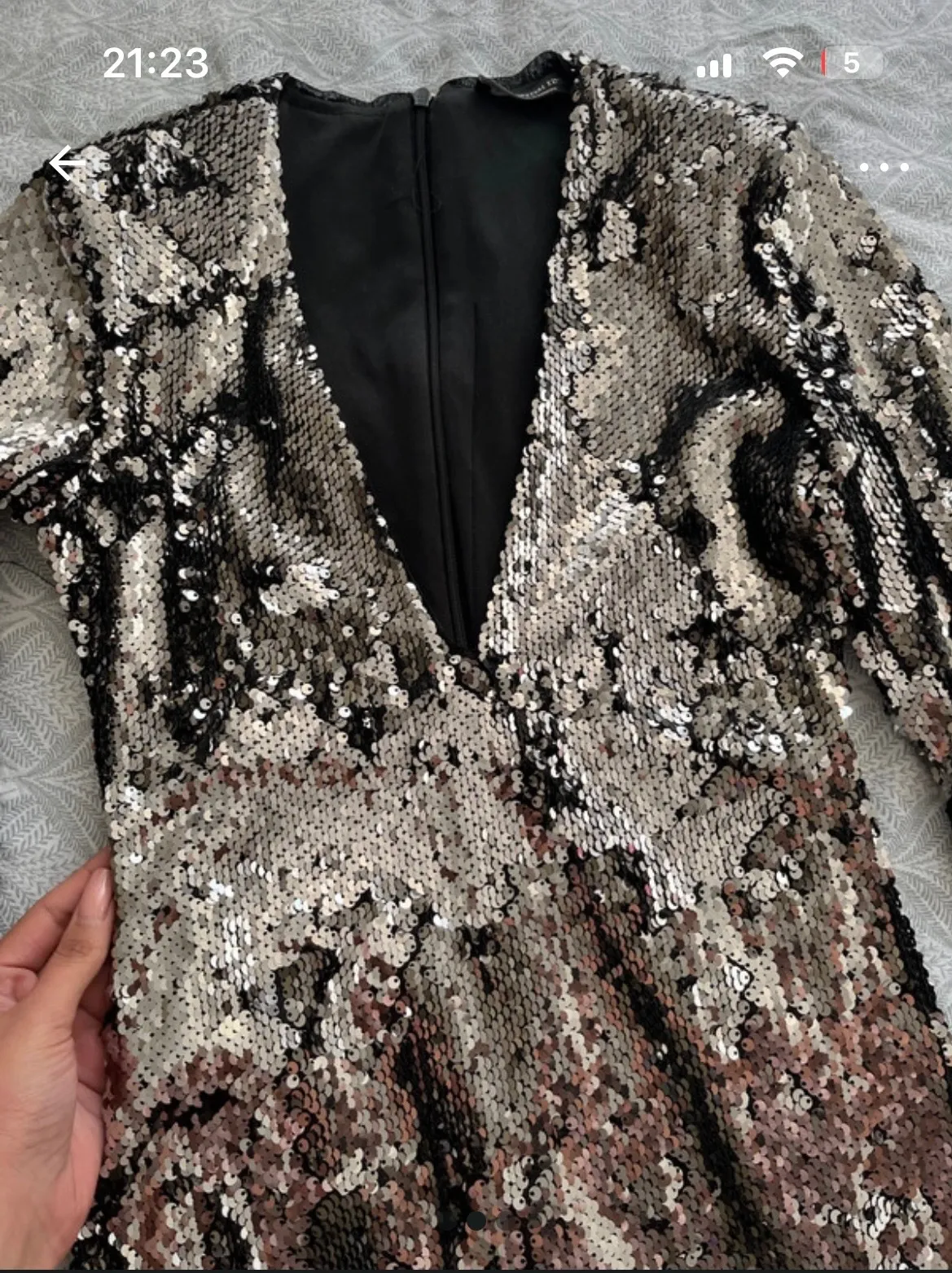 Rochie de seară Mini Bershka S | Argintiu, Mânecă lungă, Paiete - Image 4