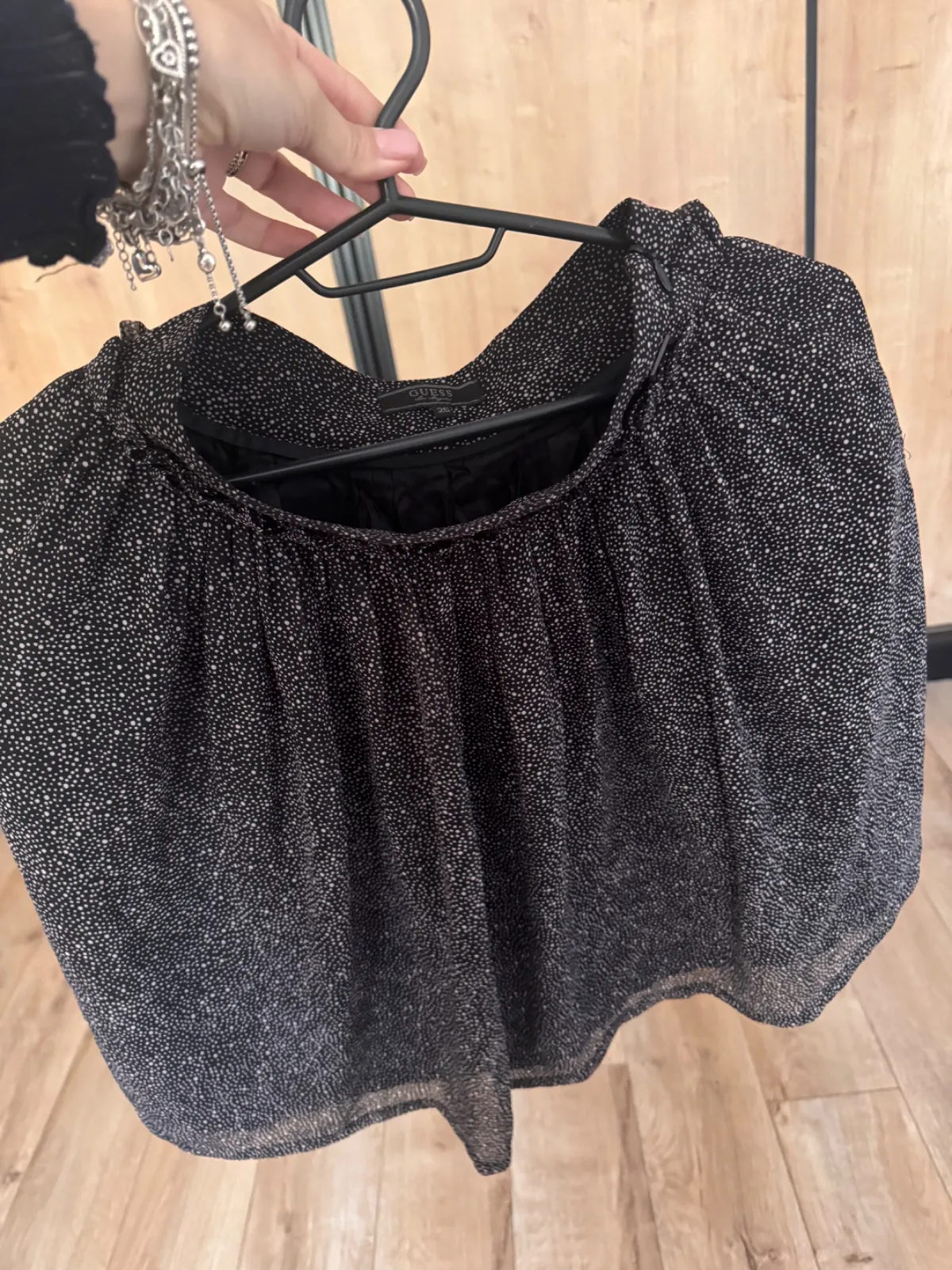 Fustă Mini Guess S | Negru, Talie înaltă, Cu volane fit, Buline & Imprimeuri mici, Poliester - Image 2