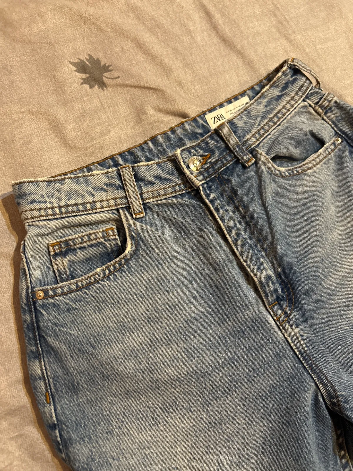Blugi Mom fit Zara EU 36 | Albastru, Lungi, Talie înaltă, Clasici   Simpli - Image 4
