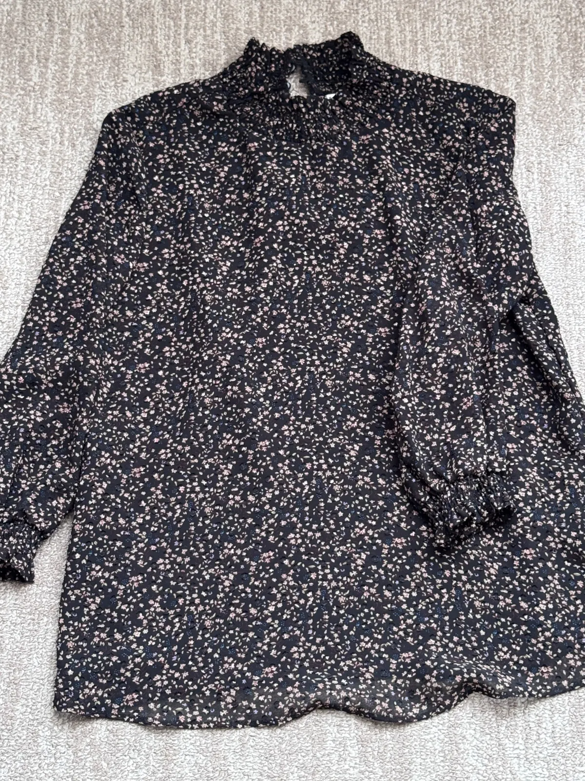 Bluză Reserved EU 38 | Negru, Normal, Mânecă lungă, Regular   Standard fit, Buline & Imprimeuri mici - Image 3